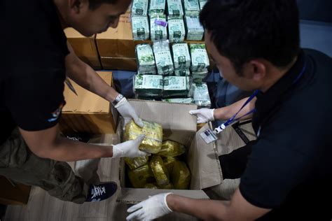 Thai Police Arrest 2 Ex Cops 10 Other Suspects Linked To Lao Drug Kingpin