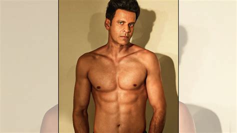 Manoj Bajpayee S Viral Photo मनोज वाजपेयीने कसे बनवले सिक्स पॅक्स एब्स जाणून घ्या रंजक कहाणी