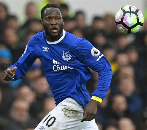 Angleterre Football Romelu Lukaku Fait Sauter La Banque En S