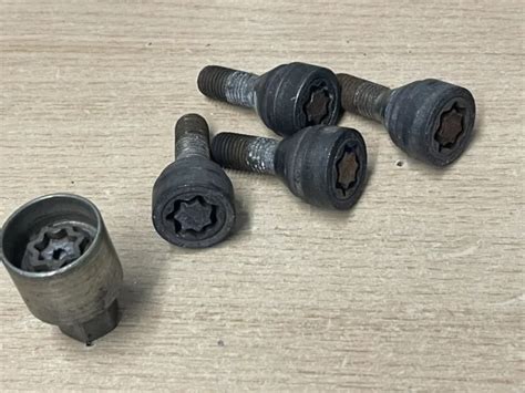 Vauxhall Locking Wheel Nut Set Corsa C Astra H Zafira Ab Tigra Meriva