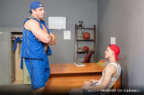 The Bottom In The Lbs Mark Lax Men Of Porn No Nudity