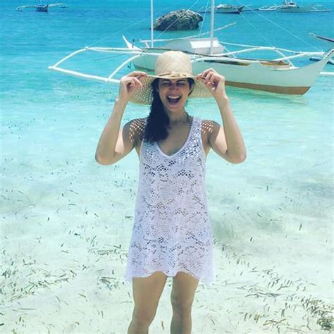 Pooja Batra Flaunts Her BIKINI Body While Holidaying In Philippines