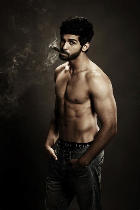Hot Body Shirtless Indian Bollywood Model Actor Taaha Shah