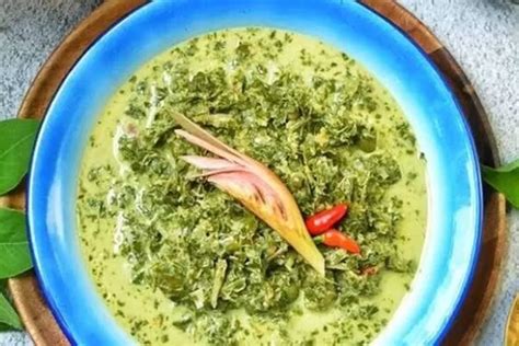 Begini Cara Masak Daun Ubi Tumbuk Makanan Khas Medan Yang Enak