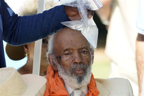 Civil Rights Icon James Meredith 90 Falls At Mississippi Event But