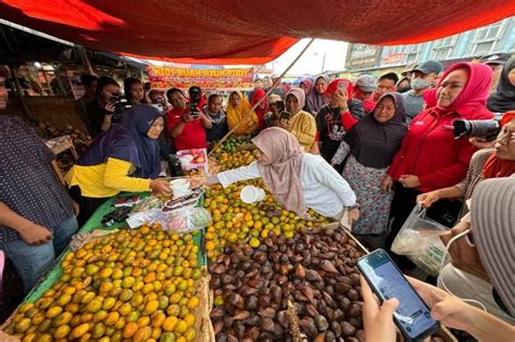 Siti Atikoh Janji Tetap Blusukan Jika Ganjar Pranowo Jadi Presiden