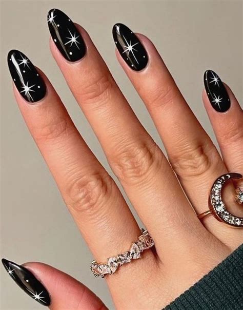 60 Outstanding Black And White Nail Designs 2023