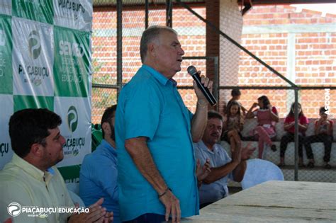 Prefeitura Entrega Fardamento Escolar Para Toda Rede De Ensino