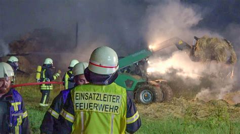 NonstopNews Blitz schlägt in Scheune samt Strohlager bei Ilsfeld ein