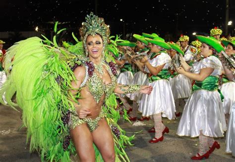 Naked Viviane Ara Jo In Mancha Verde