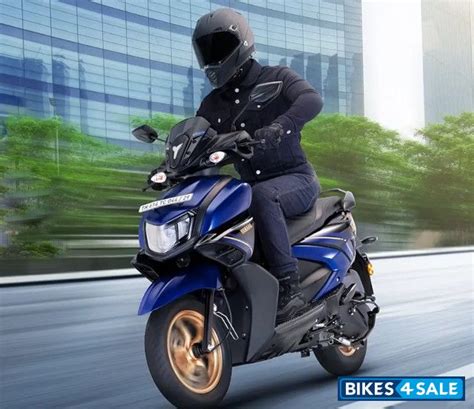 Yamaha Ray Zr 125 Fi Hybrid Disc Price Specs Mileage Colours Photos