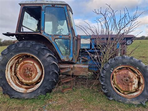 Mystery old Ford, please help! : r/tractors