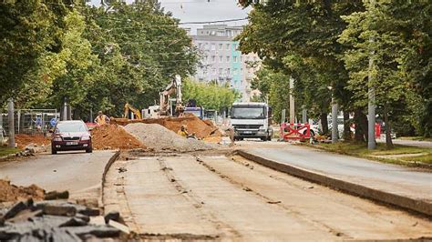 OBRAZEM Oprava tramvajové trati na Koterovské pokračuje Hotovo má být