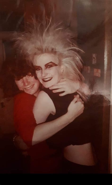 Pin De Sheena Barnes Em 80s Gothic Gótica