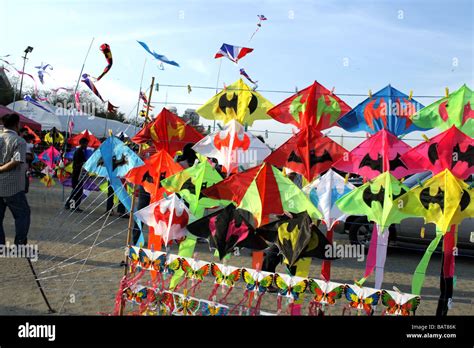 Colourful Kite Asia Hi Res Stock Photography And Images Alamy