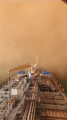 See Massive Sandstorm Engulf Egypt S Suez Canal Youtube