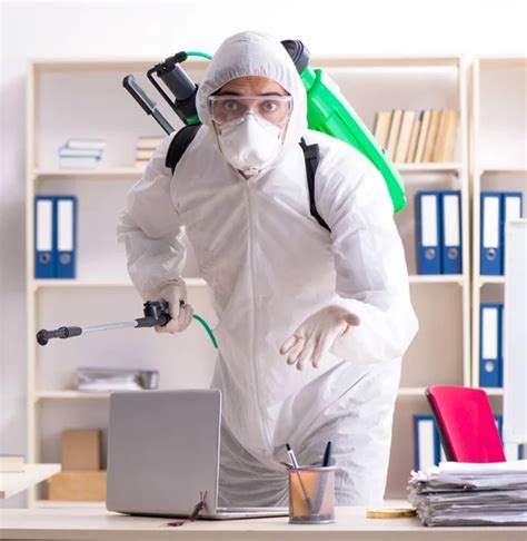 Images Of Scientist Packing Up Lab Stock Photos Royalty Free Images Of