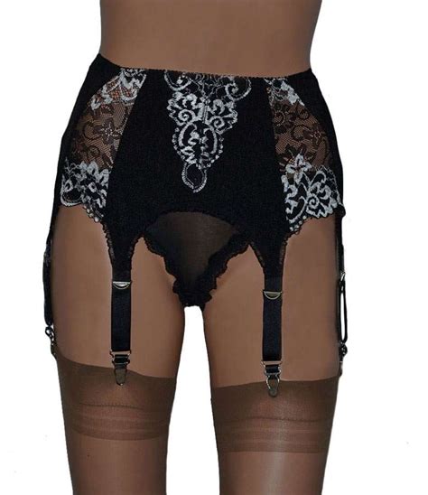 Retro Style Strap Suspender Belt In Black With White Lace