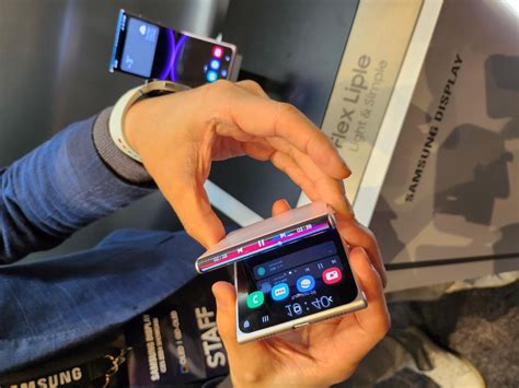 Ces Samsung Displays Dual Folding Displays Gives Glimpse Of Next Galaxy Z Flip Smartphone