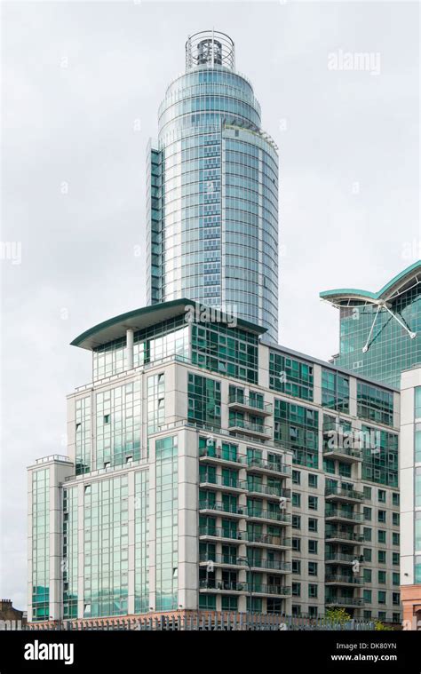 Modern residential buildings in the city. London Stock Photo - Alamy