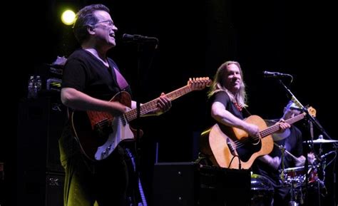 Violent Femmes Celebrating Years Of Debut Album In La Mxdwn Music