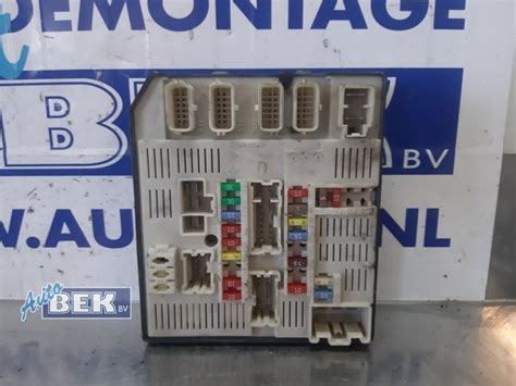 Boîte à fusibles Renault Laguna III 1 5 dCi 110 284B66052R