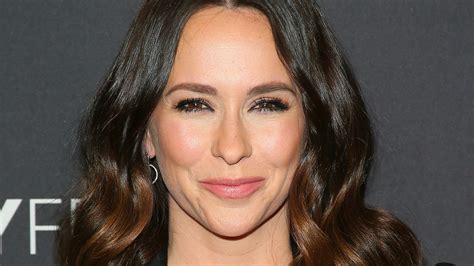 Jennifer Love Hewitt Squeezed A Deep Thought Into The Daintiest New