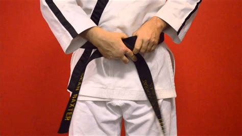 How To Tie A Karate Belt Youtube