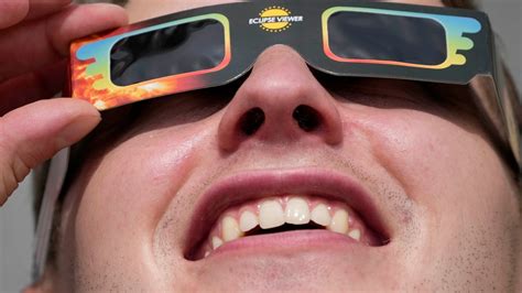 Real Or Fake How To Tell If Your Eclipse Glasses Are Safe Amid Phoney