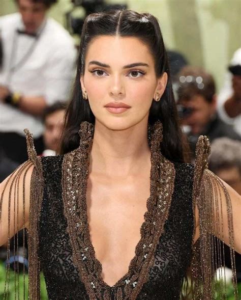 Pin By Anthi Klon On Nice Hair In Kendall Jenner Style