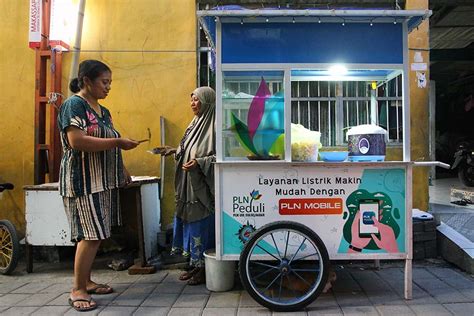 Berkat Bantuan PLN Ibu Ibu Kreatif Di Karuwisi Makassar Mengubah