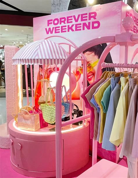 Foreverweekend มาเปิด Pop Up Store เซ็นลาดน่ารักมาก💖 แกลเลอรีที่โพสต์