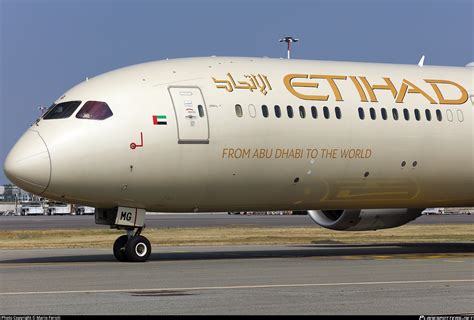 A Bmg Etihad Airways Boeing Dreamliner Photo By Mario Ferioli