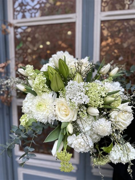 Bouquet Blanc Vert Natur Elle Fleuriste Paris