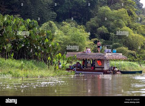 Floating Eco Lodge Le Morpho In The Nature Reserve Of The Marshes Of