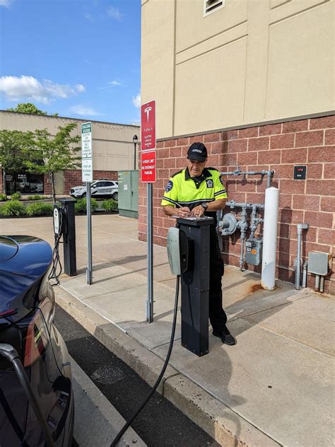 The Shops At Evergreen Walk South Windsor Ct Ev Station