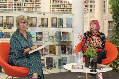 María Zaragoza presenta La biblioteca de fuego en la Biblioteca Municipal