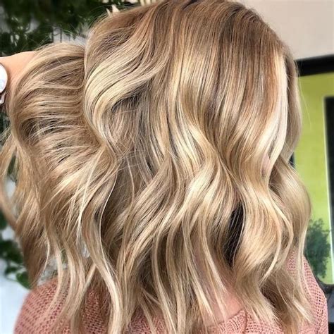 10 Sandy Blonde Hair Color Ideas And Formulas For Surfer Girl Locks