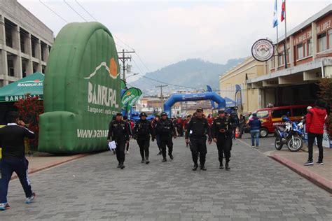 PNC De Guatemala On Twitter Aficionados Ya Ingresan Y Otros Hacen