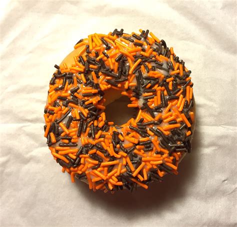 Halloween Vanilla Dip Donut From Tim Hortons ティムホートンズのハロウィン バニラディップ