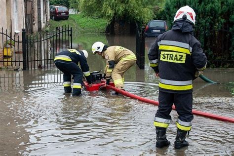 Ulewy i podtopienia na Dolnym Śląsku Kilkaset interwencji strażaków