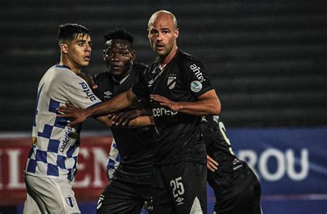 Segunda División Danubio venció a Juventud y es escolta Atenas