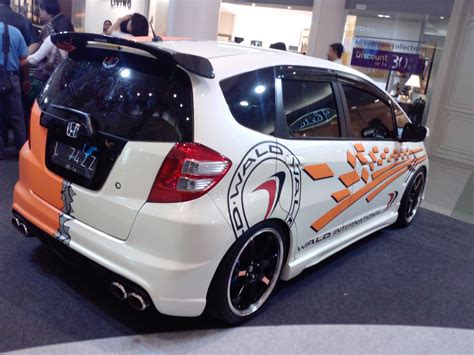 Rosta Masta!: Honda Jazz colors and equipments