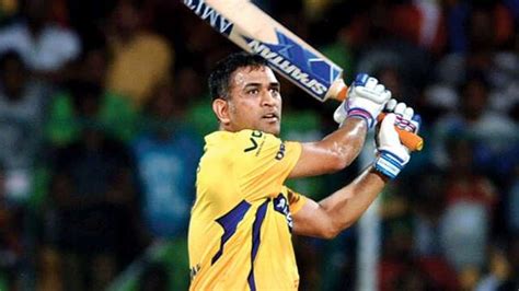 IPL 2020: Netizens enjoy MS Dhoni's gigantic 102m vintage SIX against SRH