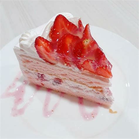 `🍮 - @itsumi | Cafe food, Food, Different kinds of cakes