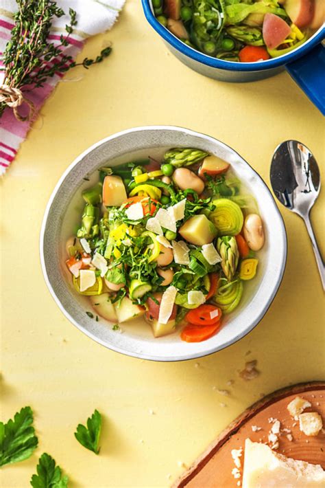 Delicious And Simple Spring And Summer Soups Hellofresh Magazine