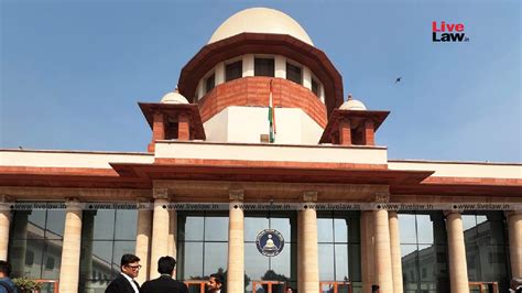 Supreme Court Stays Contempt Proceedings In Gujarat High Court Against