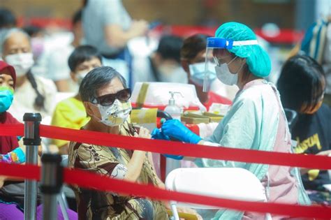 新增172死、本土50561例 估明起單日染疫4字頭 生活 中時