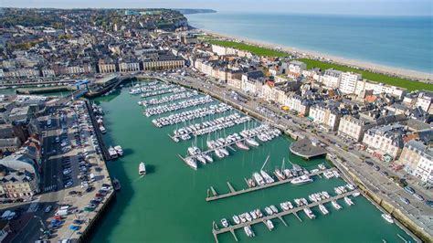 Villages De France En Vues A Rienne Par Drone