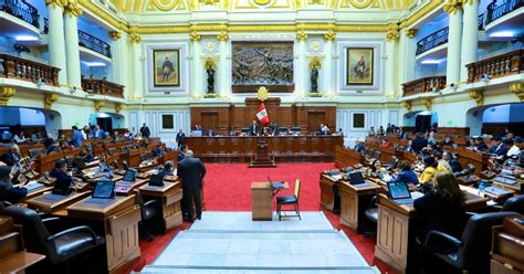 Congreso aprueba medida que prohíbe la publicidad de cigarrillos y su